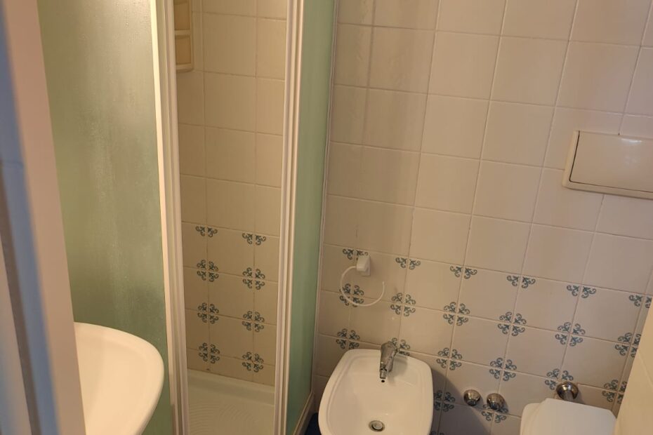 ElaiaBedroomRestroom_0