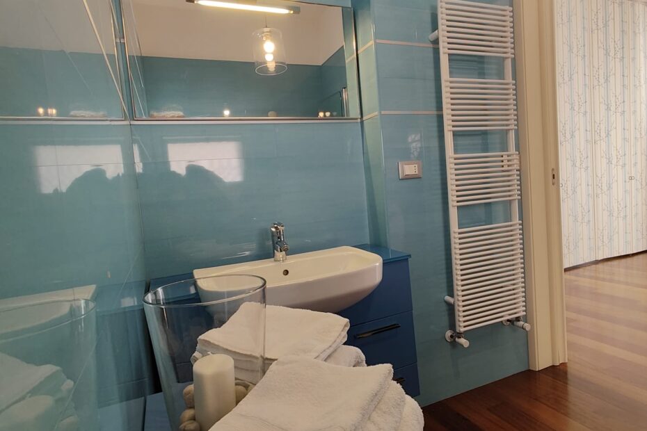 TarasMasterBathroom_2